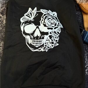 Women’s Black Skull Floral Graphic Hoodie